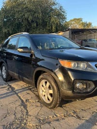 كيا سورنتو 2012 رقم بغداد تحويل مباشر باسمي  4 سلندر GDI  محرك وكير كف...