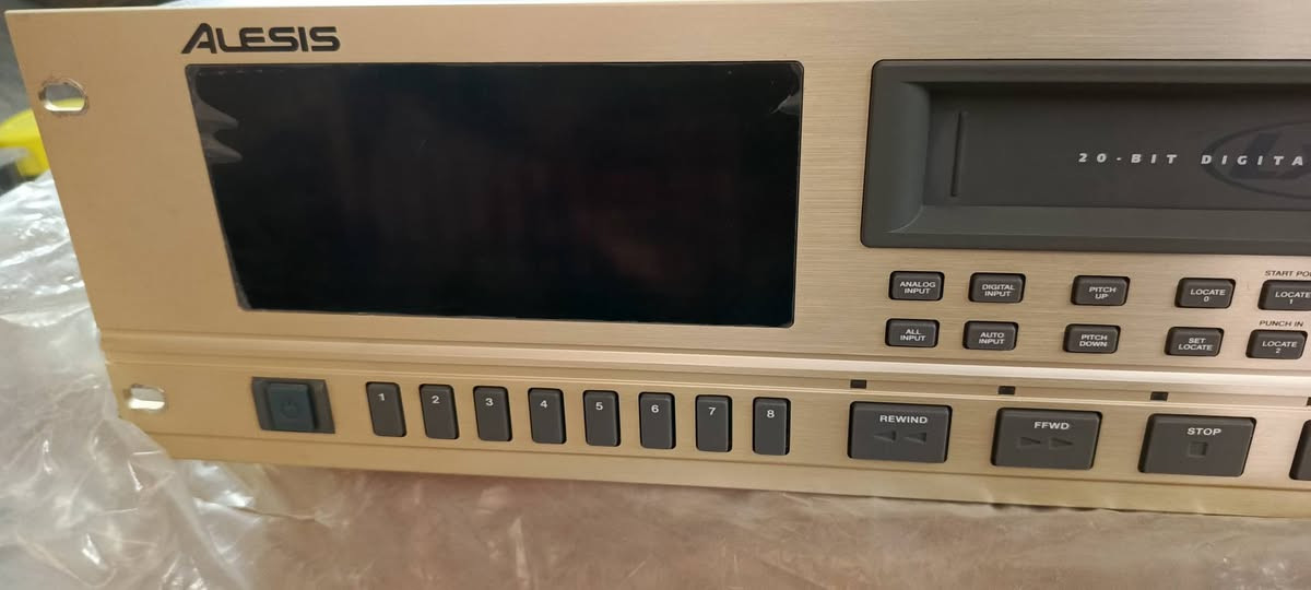 جهاز Alesis lx20  جديد كارتون هو مسجل صوت رقمي احترافي 8 تراك للاستفار مراسله الصفحه


**إذا كنت صاحب هذا الإعلان وتريد حذفه لأي سبب، رجاءا أرسل رسالة إلى الدعم الفني**