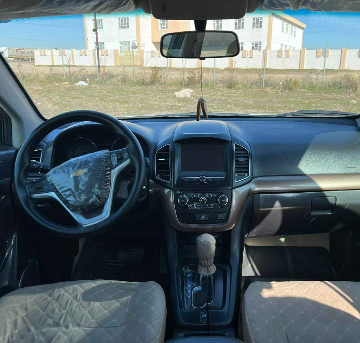 شوفه رليت كابتيفا استيشن.مۆدێل 2016
ده بل ئه كسن رنگ سلفر 
ناو ره ش 
هه رچوار.. ده رگا به سمه 
چوار..پيستون ده بل توربو 
كوشين سايق كهربائية بريك كهربائية 
دوو.. موديل لي خوريني هه يه

سعر(نرخ) 📨 لەکۆمێنت داوابکەن

گير عادي و توماتيك سي مقعده 
گيرو مه كينه و سبوغ به شه رت 
رقه مو سه نه وي جديد هه زه جديد 
ههمو شتيكي به شه رت

ژماره ى خاوه ن ئوّتوّموّبيل

***********
واتساپ ڤايبر هه يه 
***********
