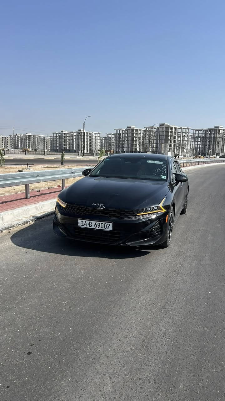 السيارة K5 وارد امريكي مواصفات GT-Line الضرر خلفي
محرك 1600 تيربو ماشيه 65 الف كيلو
بجم كبس 
كير محرك مكفولات
تبريد ثلج
مواصفات بصمه تشغيل
تشغيل عن بعد
رادارات نقطه عمياء
رادار امامي 
توقف ذاتي 
كاميرا خلفية
كشنات جلد GT
قماره حديد
لايتات 3 عدسات LED
تحكم ستيرن 
مثبت سرعة وقيادة ذاتية 
شاشة جبيرة 
وباقي المواصفات المعروفه
الضرر: الصندوق الخلفي ( تبديل نفس اللون ) وخشم الجاملغ الخلفي 
بيها مكان بارد 
السيارة بدون ايرباك 

السياره رقم بصرة بأسمي
السعر 160$ وبيها مجال 
المكان: البصرة ياسين خريبط
للاتصال ***********
