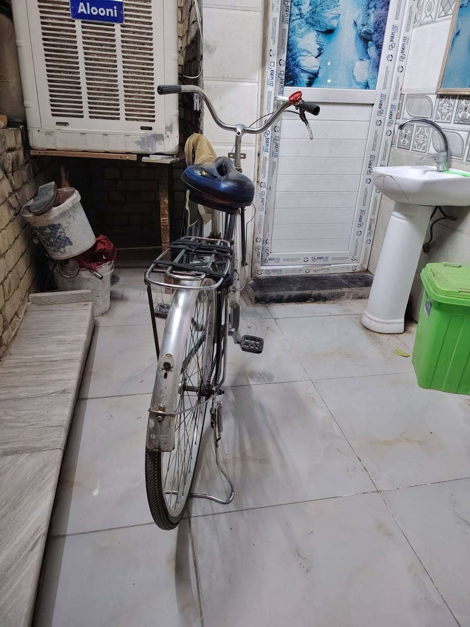 باسكل للبيع بس الويل الوره شويه بي عواج سعر 40 بغداد الكماليه مستعجل على بيعته لين مكان ماعدي هاذ رقمي ***********
