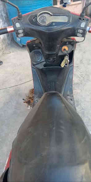 سلام عليكم،، دراجه سكنس صيني للبيع محرك ياباني مامفتوح لو برغي بي الدراجه حلوه ونضيفه كل نقص مابيه،، استفسار اتصل ع الرقم *********** مكان الدرجه حي الزهراء
