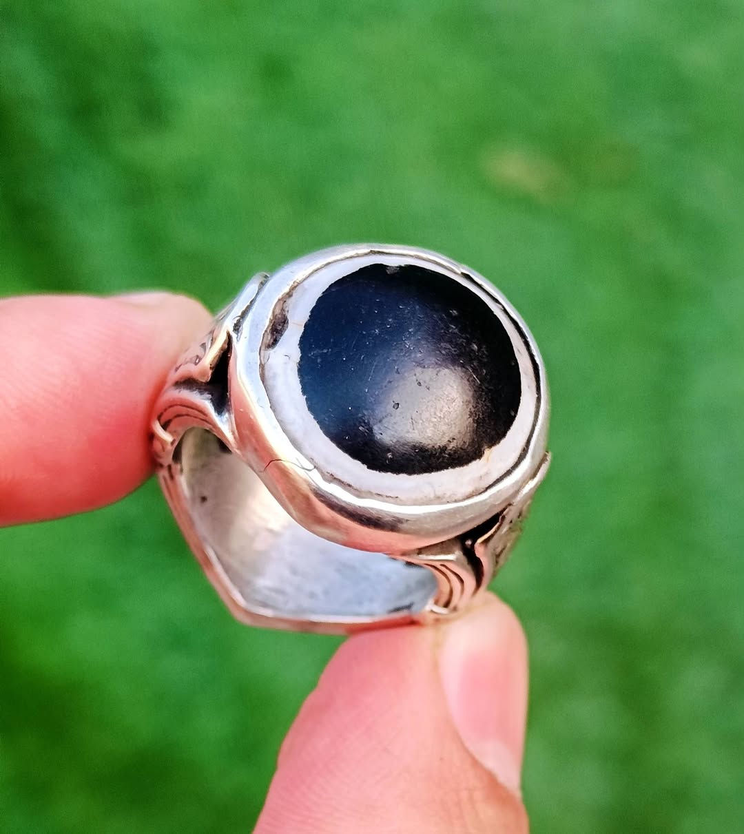 سلام عليــــــكم 🫷🏿👇👇

تحفه عالميه(جزعــــه بقرانيه قديم مشكول

صياغه يدويه ثگيله(سلجوقـــيه 25غرام) 
قيــــــاس الخاتم(22.. 23)

يوجد توصيل بدون مراوس او حجز مكاني سماوه سعـــره مع التوصيل(95)واتساب 
(***********)
