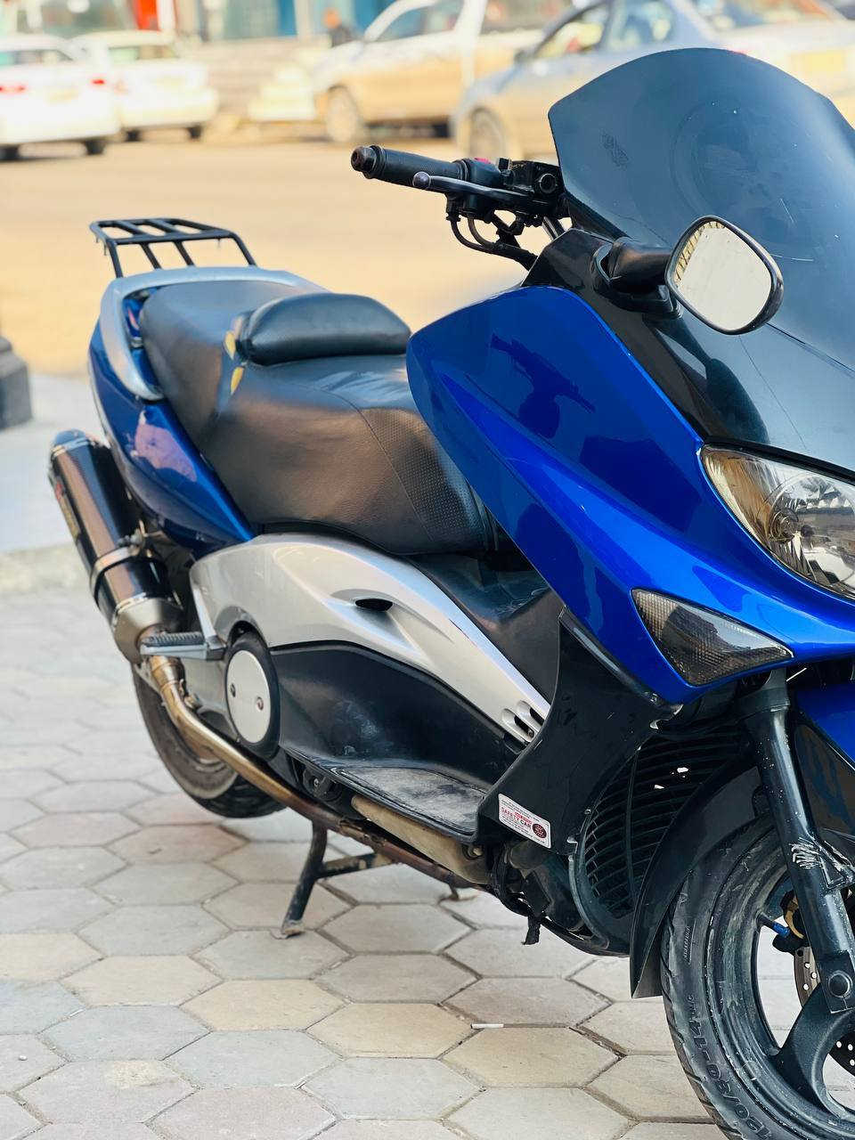 تي ماكس 2007 للبيع 
الدراجه كفاله عامه من الطول للطول الدراجه شعله ومعدل مكينته اتخبل حلوه عليه اكزوز رياضي تجي اتشوفه وتقتنع بيه يله تاخذه وشرط على الفحص 
مكاني كوت الخاجيه   *********** يحتالجه بس ترايش مال الجهتين فقط هذا النقص بيه الدراجه كفاله عامه
