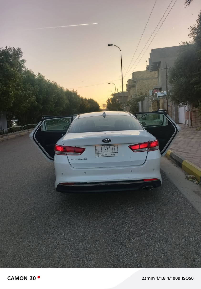كيا اوبتيما للبيع فقط 
موديل 2018 
لون أبيض 
وارد أمريكي حادث جاملغ وطرف البنيد
بدون ايرباك
مواصفات كشن كهرباء مخمل 
حساس كامرة
دبل ايرباك
تحكم مقود 
بيه مواصفات لكن مو فول 
مكينة جي دي أي GDI
بيه قطع مصبوغة جماليه غير مكان الحادث اثر شخوط
تخم تاير جديد 
جديدة السيارة ماشية 100 ميل 
رقم واسط ألماني سنوية نافذه قبل شهرين 
السعر 128 ورقه وبيه مجال 
مكان السيارة مركز الكوت 
للاتصال على الرقم ***********
