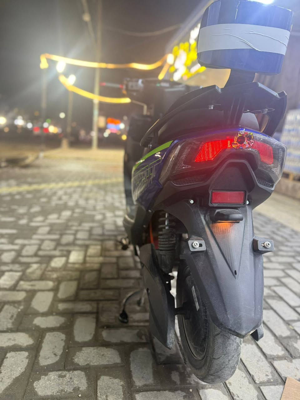 السلام عليكم دراجه شحن اسمه سكنس ضاله عندي اربعه تشهر تمشي 99 ملفه 2000 موديل 2025 السعر 750وبيه مجال بكاني البياع شارع الضغط /***********
