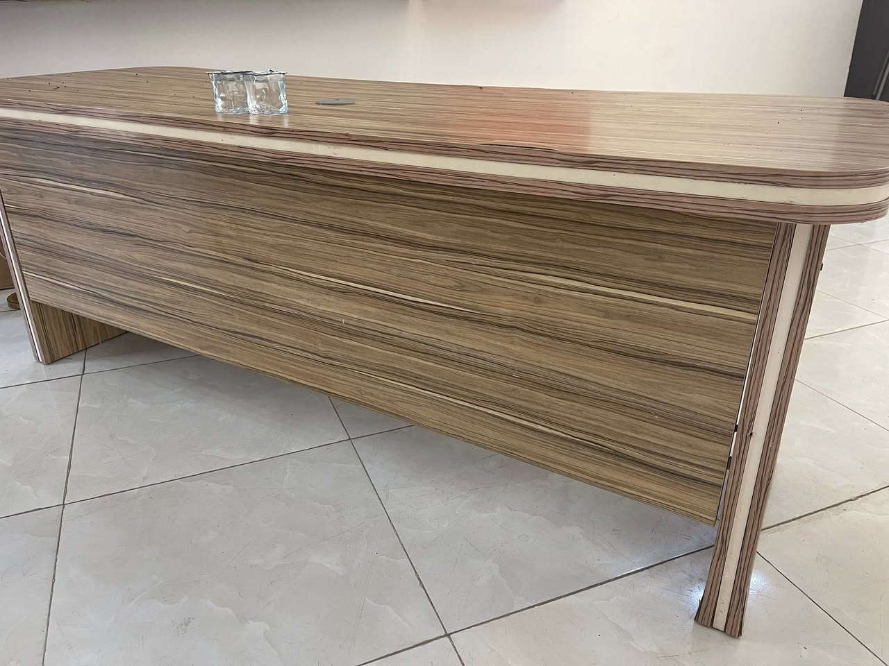 السلام عليكم ميّز مكتبي قطعتين تركي درجه أولى العرض مترين ارتفاع 90 السعر 325 مستعمل قليل جدا
***********
