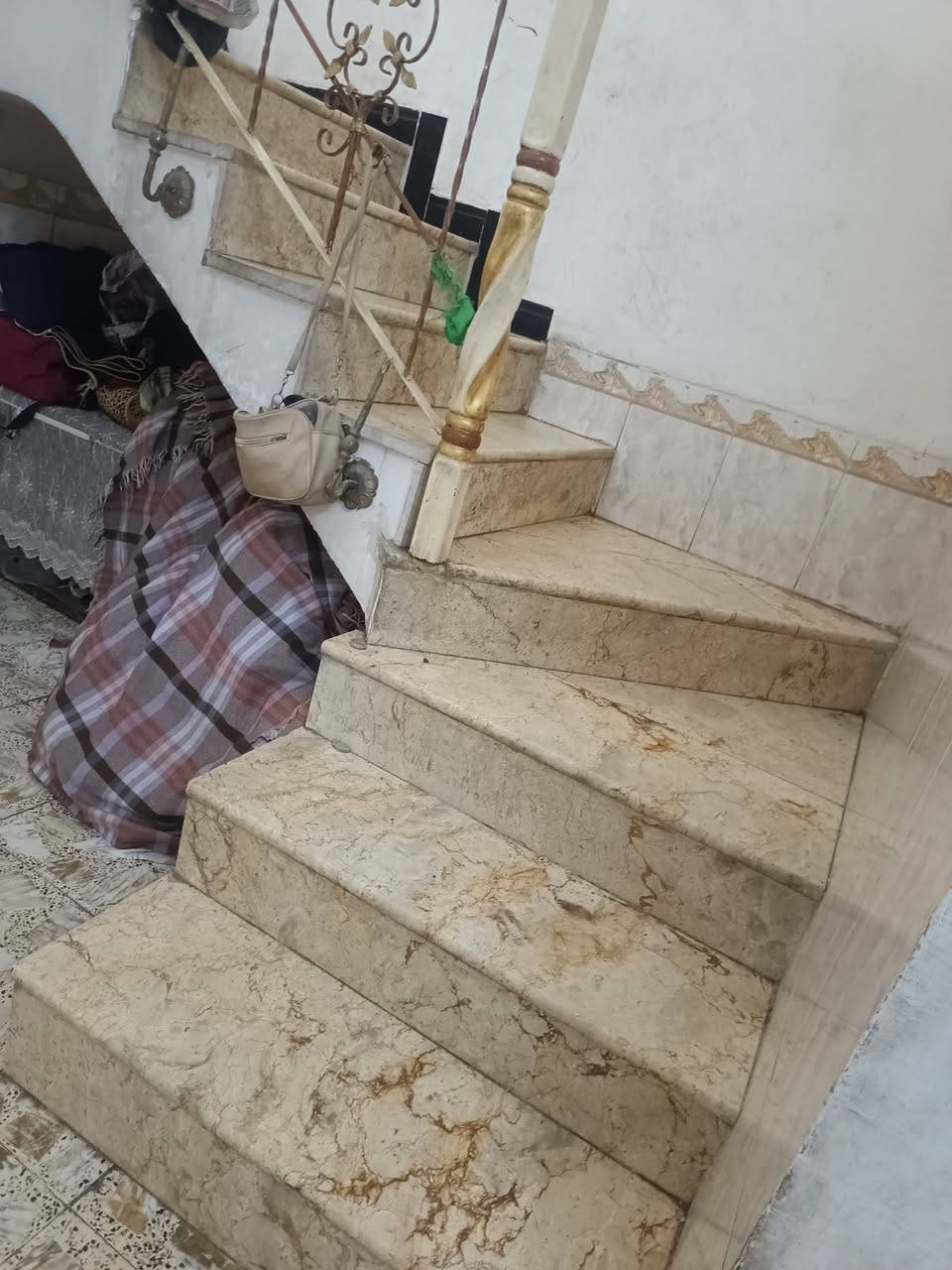 السلام عليكم بيت للبيع ٨٦ واجهة ٥٫١٠ نزال ١٦ بناء حديث الاورفلي فرع سيد علي الشوكي
للاستتفسار اتصل ***********
