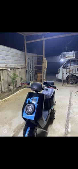 السلام عليكم 
دراجه ان سفن للبيع الدراجه جديده مكفوله استخدام اقل من شهر 
المواصفات 
ست بطاريات حجم كبير
سرعه 100 
بيها نضام البك 
اربع اشاير 
لايت سنون عالي ناصي 
ملفها 2000 
الدراجه رياضيه شلعه ومعدل قويه

السعر 750 وبيها مجال بسيط 
للتواصل على الرقم *********** واتساب
