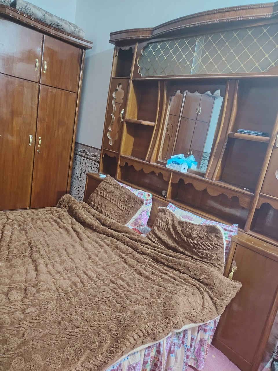 سلام عليكم عندي هاي الغرفه الخشاب لبيع السعر 750بيهه مجال تواصل ويه الرقم ***********///***********المكان الفلوجه حي شهداء قرب مجمع البرديني
