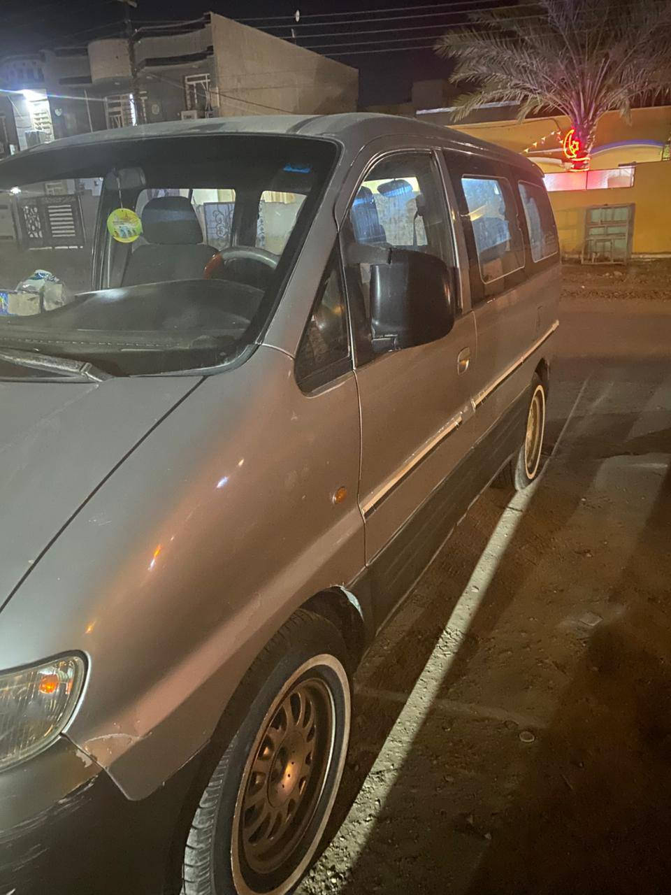 السلام عليكم ستاركس مديل 2003 كامله مكمله تجي تشوف بعينك بلادي كلها شواصيها مال شركه محرك مفتوح كير عادي رقم خصوصي بغداد ترايك للبصره السعر 75 وبيها مجال بسيط رقم الموبايل ‎0790 319 6345 *********** مكان السيارة بغداد المحمودية
