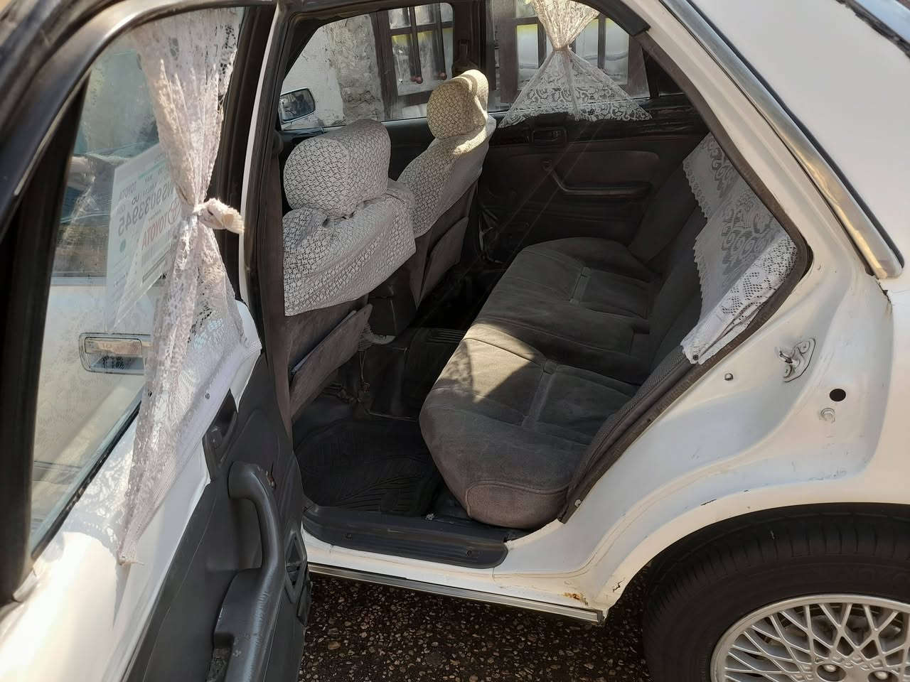 سلام عليكم خوان هاي مارك تكم       سياره للبيع  محرك  ٤ سلندر كير تبريد تخم تاير مداور ثاني يوم مكان سياره نجف موديل ٩١ رقم ألماني نجف  مداور  شاشه تخم  سماعات سنتر  ريمود سبلت شغال سياره  معمره  ومصبوغه عام  بدون ضربه قويه كير اوتو اكسن كهرباييات كل  شغاله بيع ومراوس  سعر  ٤٤ وبيهه مجال  محرك  ينقص دهن شراي يتصل على رقم ويدلل  ***********  سياره حلوه ونضيفه مال جناي
