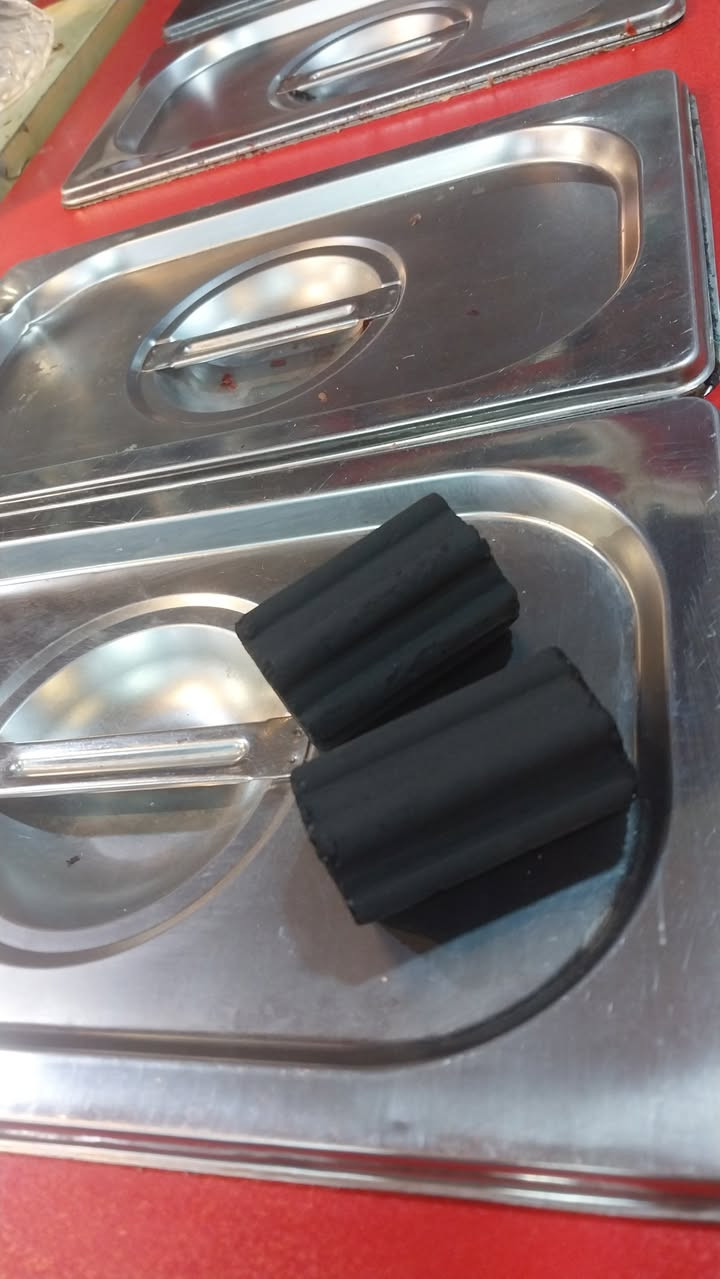 اصحاب المقاهي والمطاعم والمكاتب 
فحم فل سداسي محزز  الوزن 10k فقط جمله ١٠ كراتين وفوك العنوان :نجف  السعر ٢٩. الف    ***********
