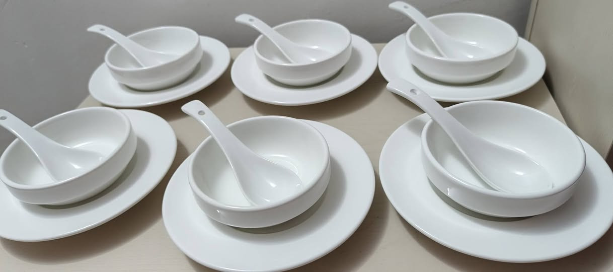 طقم سلطانيات الشوربة الكلاسيكي. تصميم أنيق باللون الأبيض النقي،طقم يتكون من ٦ قطع متكاملة


**إذا كنت صاحب هذا الإعلان وتريد حذفه لأي سبب، رجاءا أرسل رسالة إلى الدعم الفني**