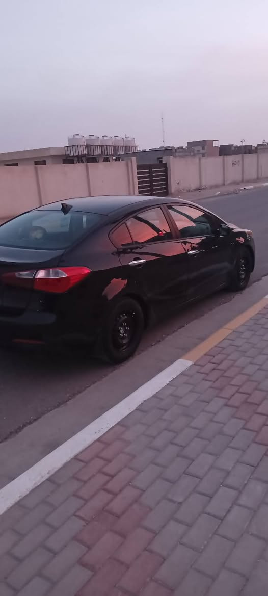 سلام عليكم للبيع فورتي 2016 محرك 2000 دوش ما مفتوح حادثها بس بنين والباقي مكفول بدون صبغ
سعر 110بها مجال بسيط شرايه ما متواجد على الفيس مكاني كربلاء السياره باسمي 
***********
