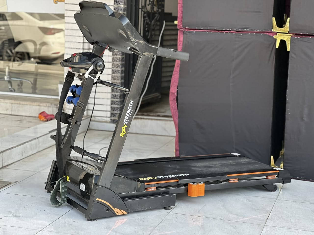 جهاز  ركض رياضي الماني ماركه  BODY STRENGTH
جهاز بعده جديد  دبل محرك وضع شركه  سرعه 140 يتحمل وزن  اكثر 250 كيلو تحكم شاشه لمس   بلاتوث   سماعه موسيقى تكدر تربط مبايل ع شاشة مال جهاز   wi__Fi   انترنيت  8دبلات  بل أضافه  الى جهاز ضهر هزاز 
 عنوانه اربيل زانكو 99 قرب مطعم كص سنگر يوجد توصيل ل بغداد ولباقي المحافظات الأخرى *********** واتساب فقط علي
