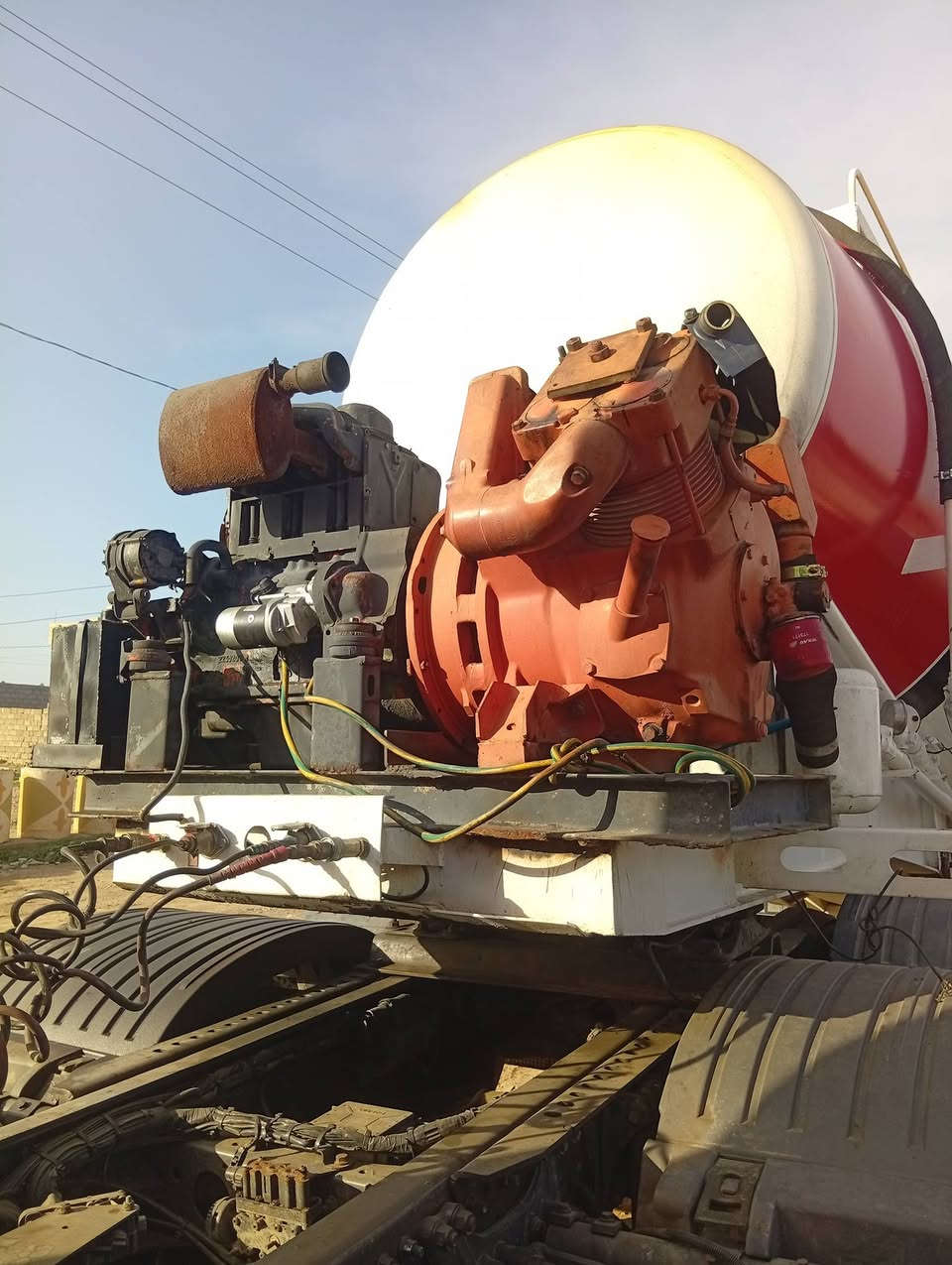 سايلو للبيع بدون فصل وربط الحموله 35السعر 120$الموقع طوز سليمان بيك ***********
