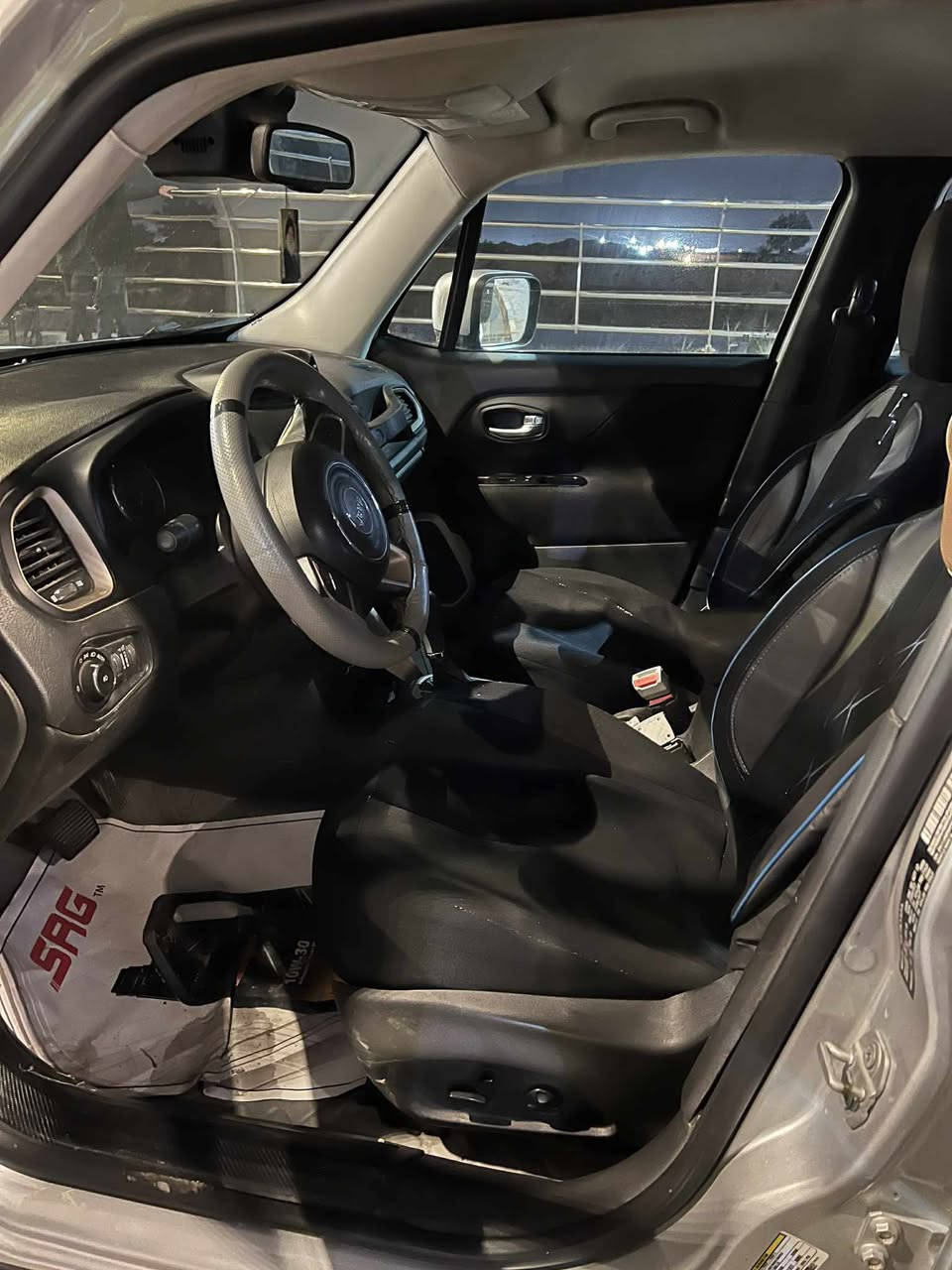 جيب رينكبد 2017 امريكي محرك 2400 السياره جاهزه من كلشي بيهة بارد بالجاملغ الامامي الايمن ورصعات تجي تشوف بالسونار شوف عين 
السعر 110 وبيهة مجال للطيبين 

ميسان مركز المدينه 

للعلم هاي الصوره ماخذهة قبل كم يوم رقم انكليزي بأسمي تحويل بنفس اليوم 
***********
