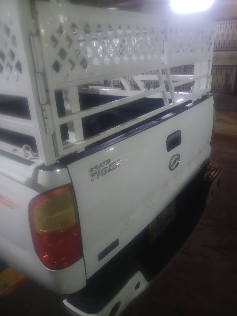 السلام عليكم بيكم للبيع موديل ٢٠٢٠ على وضع الشركه السعر دفتر وبيها مجال العنوان بغداد ***********
