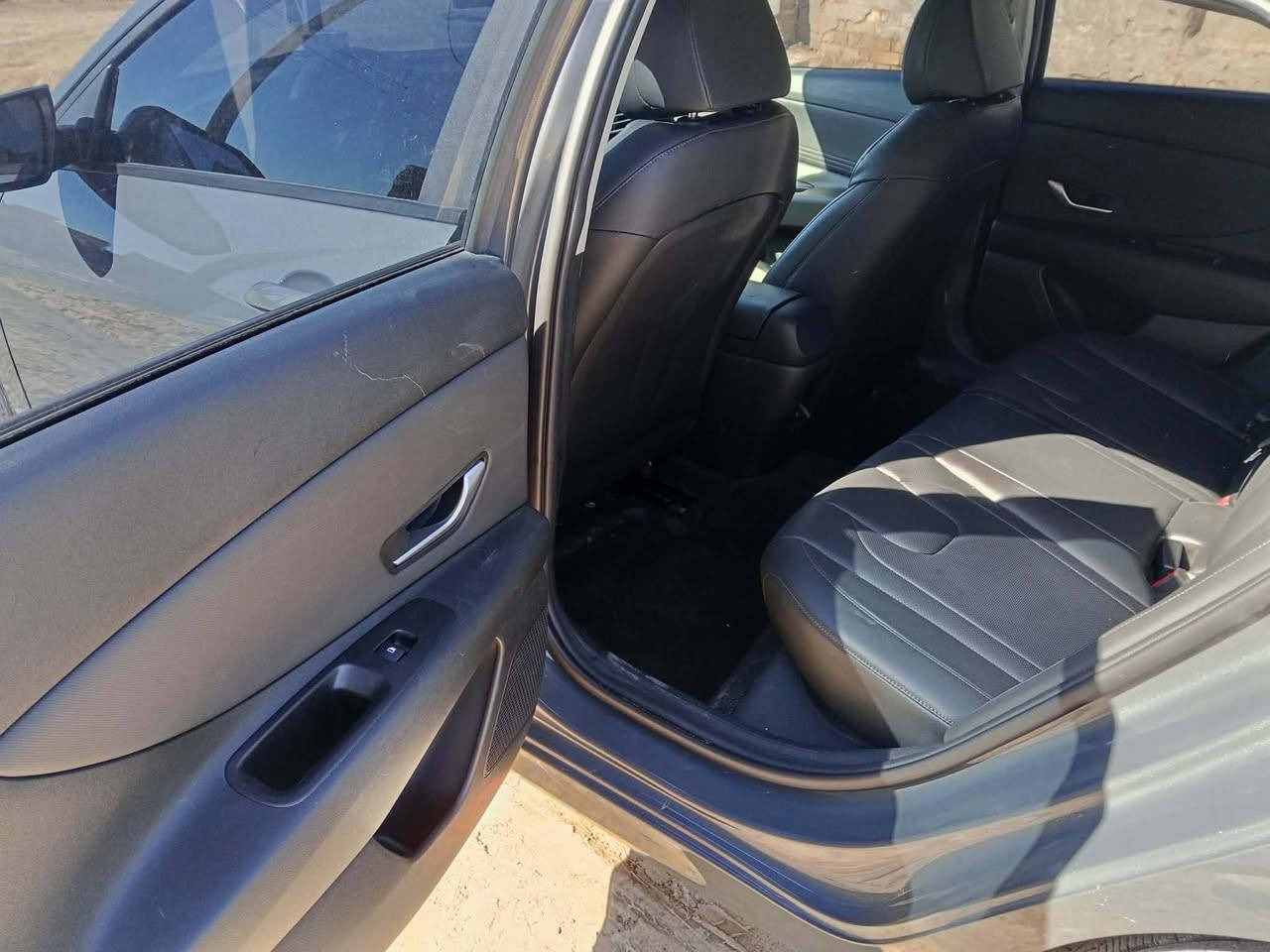 السلام عليكم ورحمه الله وبركاته النترا2024 للبيع وارد كوري فقط غاز تانكي 90 فول للأخير عدا الفتحة السيارة بدون رقم منفيسها
ما متواجد على الفيس والماسنجر
مراوس حسب القناعة 

ب اسمي المواصفات 
تانكي 90 لتر طلب خاص
تشغيل عن بعد 
تشغيل بصمة
بيبان بصمة 
جنطة بصمة
 كامرة خلفية 
داش كام امامي خلفي 
حساسات جوانب وامامية وخلفية
تحكمات ستيرن جهتين
تبريد مناخين 
شاشة كبيرة متصلة 
شاشة تبريد 
شاشة أعطال 
مري كهرباء 
تحكم مري كهرباء 
كاعيات بلادية مال الشركة
ما متواجد على الفيس و الماسنجر مكاني ديوانية
السعر 115 وبيها مجال مراوس حسب القناعة 
للأستفسار أكثر اتصل ***********
