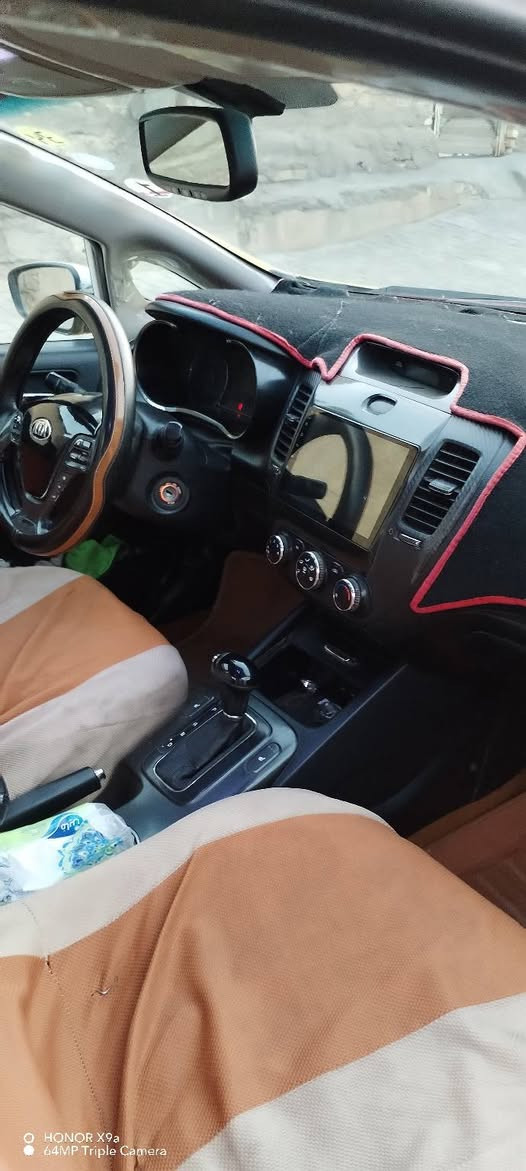 سلام عليكم كياه سيراتو فورتي 15جاهز كل نقص ما بيه بسمي رقم نكليزي سعر90بيه مجال بصيط مكان سياره بصره تصال عل ***********
