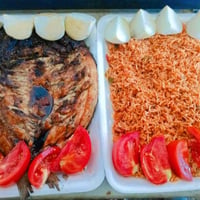 سمكة مسكوفة كيلوونص ب13 ع تمن وطرشي  دجاجة ع تمن 12 اجنحة ب7  مشاوي كب...