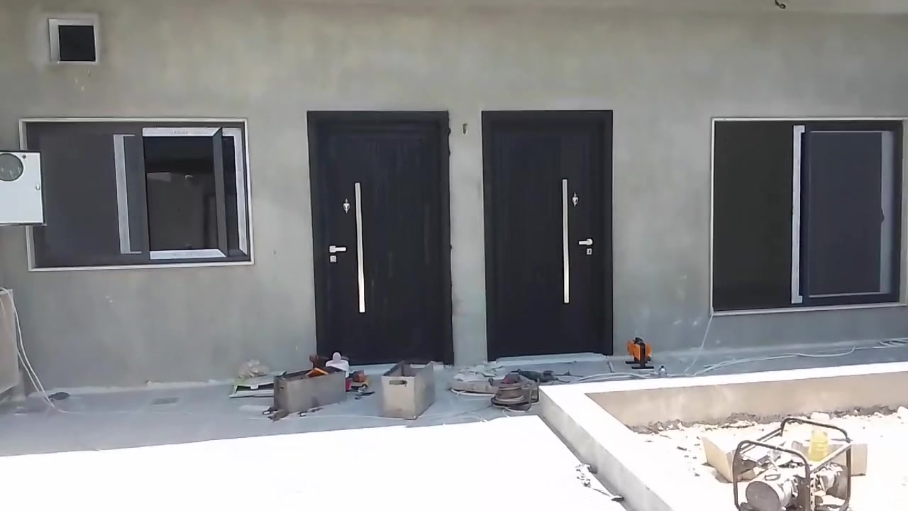 باب قاصة البليت 3 ملم والبقية 2 ملم شغل درجة اولى سعر الباب 500 الف قاصة ربل شغل فنان من حدادة الاستاذ ياسين ***********
