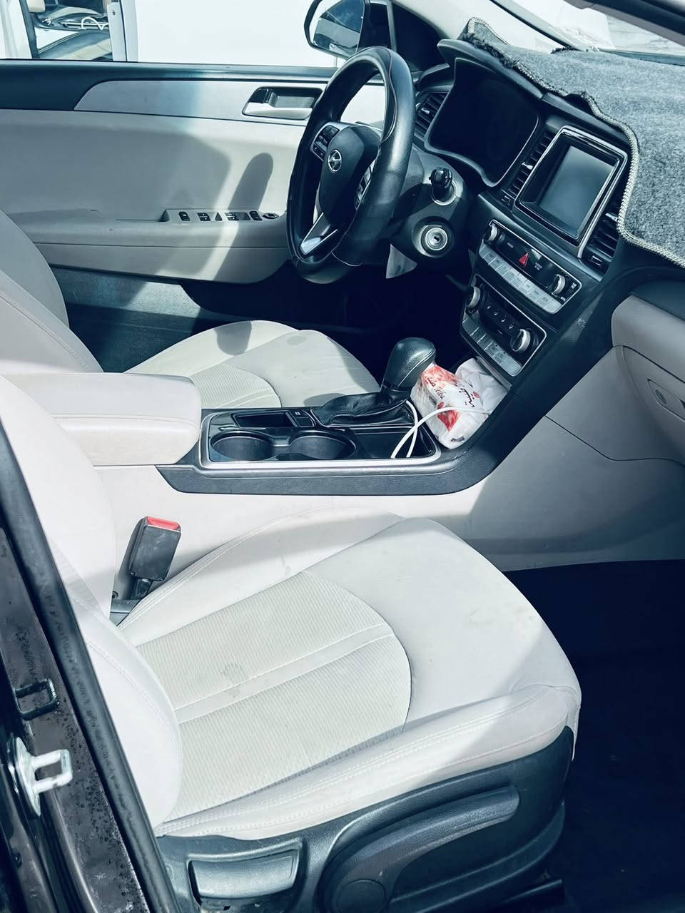 سلام عليكم سوناتا 2019
وارد امريكي حادثها جاملغ وبنيد بدون دواخل 
السياره حلوه ونضيفة كلش معوقين رقم قادسية 
باقي كم شهر تصير حره 
مكان السياره الديوانية 
السعر 130 وبيها مجال 
***********
