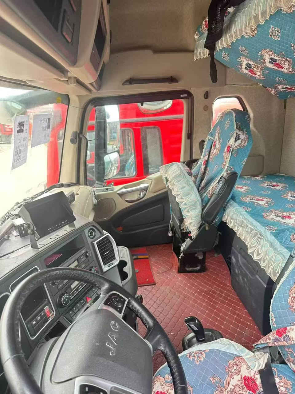 � شاحنة جرار JAC K7 | موديل 2021 | 4×2 أوتوماتيك 🚛

✔ موديل 2021
✔ دفع 4×2 مفرد
✔ قير ZF أوتوماتيك (AMT)
✔ ريتاردر هيدروليك
✔ تعليق هوائي (Air Suspension)
✔ تشغيل زر واحد
✔ مثبت سرعة

💰 السعر: 14800 دولار
📍 موجود في الصين
🚢 قابل للتصدير

📲WhatsApp +8613563726273


**إذا كنت صاحب هذا الإعلان وتريد حذفه لأي سبب، رجاءا أرسل رسالة إلى الدعم الفني**