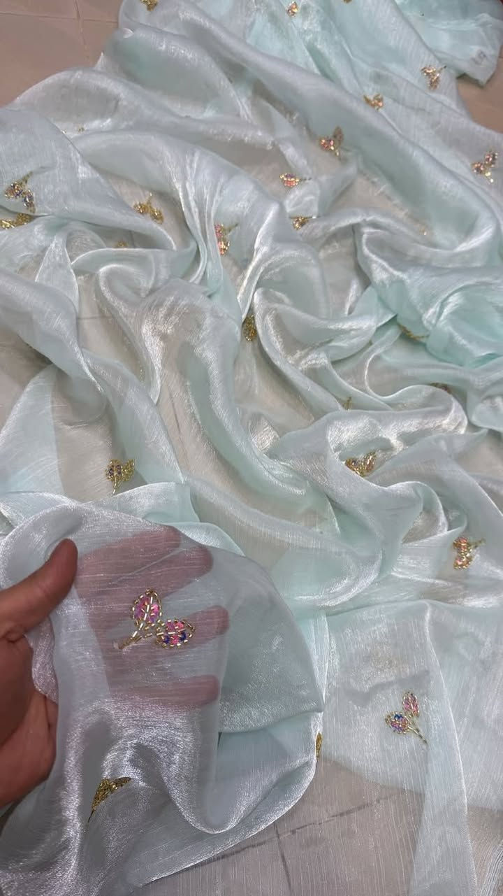 ئەرێ چی وکرد جلت هەرنەکڕی بۆ جەژن؟!
کورە خۆ هەر جەژن نیە بەتەنها بەهارونەورۆزیشە بیرت نەچێت😍
بەخوا خەیاتەکەشت وەعدی دنیای بەمشتەری یاوە دەزوو داوای کە بابۆو بدورێ هەر سەیر مەکە😍
نیە لەمانە نازدارتر 
وێنەکان بکەرەوەو لەنامە بۆم بنێرە بۆو ئەنێرم بۆ بەر دەرگای ماڵتان🥰🌸


**إذا كنت صاحب هذا الإعلان وتريد حذفه لأي سبب، رجاءا أرسل رسالة إلى الدعم الفني**