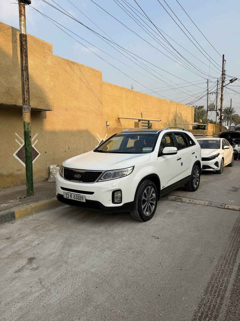 السلام عليكم /سورنتو 14 طالعه من الوكاله 2015 السياره بحالة الوكاله وارد خليجي فول مواصفات 1/1 وتجي اعلى فئه FE بالمواصفات VIP ماشيه 40 الف ك رقم بغداد 
 *********** 
السعر 218 المكان بغداد
