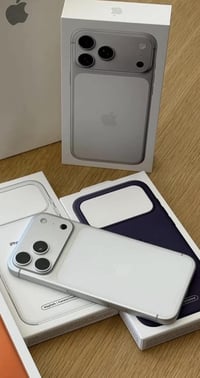 آيفون ١٧ برو ماكس • بطارية ١٠٠٪ • شريحة فيزيائية