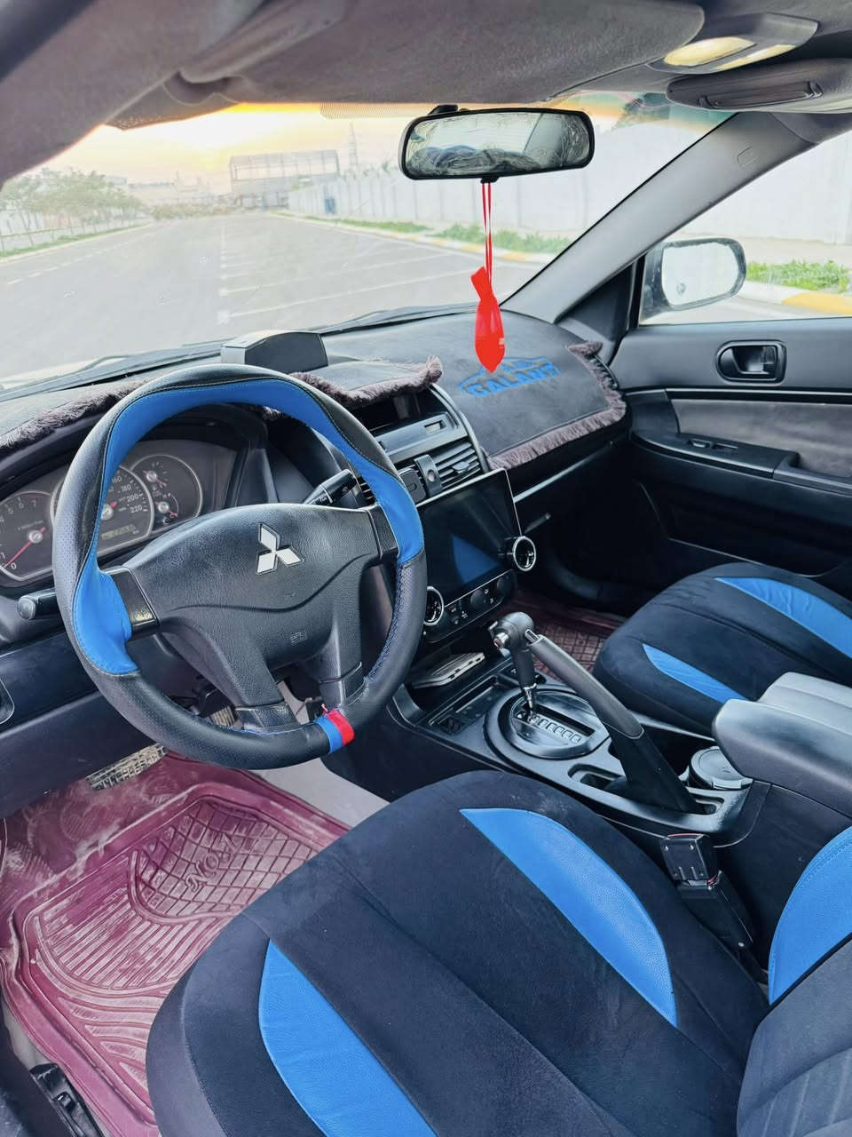 🌿 بە ناوی خوای گەورە و میهرەبان 🌿
سلام علیک 👋

🔹MITSUBISHI 🔹

      GALANT 2011 

ئەم سەیارە بۆ فرۆشتن،مستەربۆشی گڵانت (2011)،سەیارەیەکی هەتا بڵێی پاک و جوانە 

لەحیە و باڵی بۆ بستراوە

تاقمێک بەرگی سپۆرتی بۆ دانراوە +شاشە ئایپاد و کامیرەیە

بلاجیک تۆر + لیدی (H4) بۆ بەستراوە زۆر بەقوەتە

کامل جوانکاری بۆ کراوە و کامل مەسروف کراوە

تەبرید سارد و گەرم بەشەرت
 
  🚗 مەکینەی 4 پستۆنی 4سلندەرە 
 گێڕ و مەکینە و هەموو گیانی بەشەرت  

نرخی(57) گەڵاو مەجالێکی برایانە 

📱 0776 680 9280
