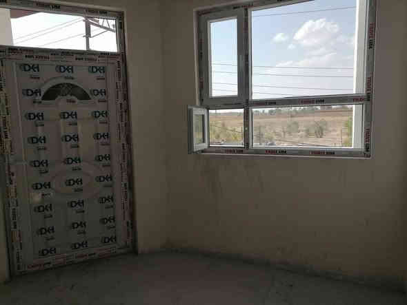 للأيجار... 
مشتمل جديد بناء حديث مساحة ١٥٠م طابق ثاني يتكون من غرفتين نوم كبيرة ومجموعة صحية واستقبال وهول ومطبخ ومناور داخلية وبالكون ودرج خارجي معزول مجهز بسخان ماء وتانكي كبير... يقع في القادسية حي الجامعة على شارع الغابة الرئيسي قرب مستشفى صلاح الدين ومول الاسرة وقاعة أفين... سعر الايجار فقط ٢٥٠ الف دينار قفل
للمعلومات الاتصال على الواتس اب الرقم ***********
