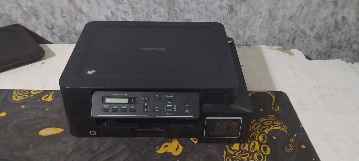 سلام عليكم طابعةBrotherT510W
للبيع شغاله اي عيب مابيها دقتها حلوه 
الحبر بيها استخدام منزلي لطبع ملخصات
ملون وعادي تربط حاسبة وتليفون
المكان بغداد البلديات
السعر 80 قفل
يوجد توصيل حسب الانتفاق. 
***********
متواجد خاص واتساب و انتصال.
