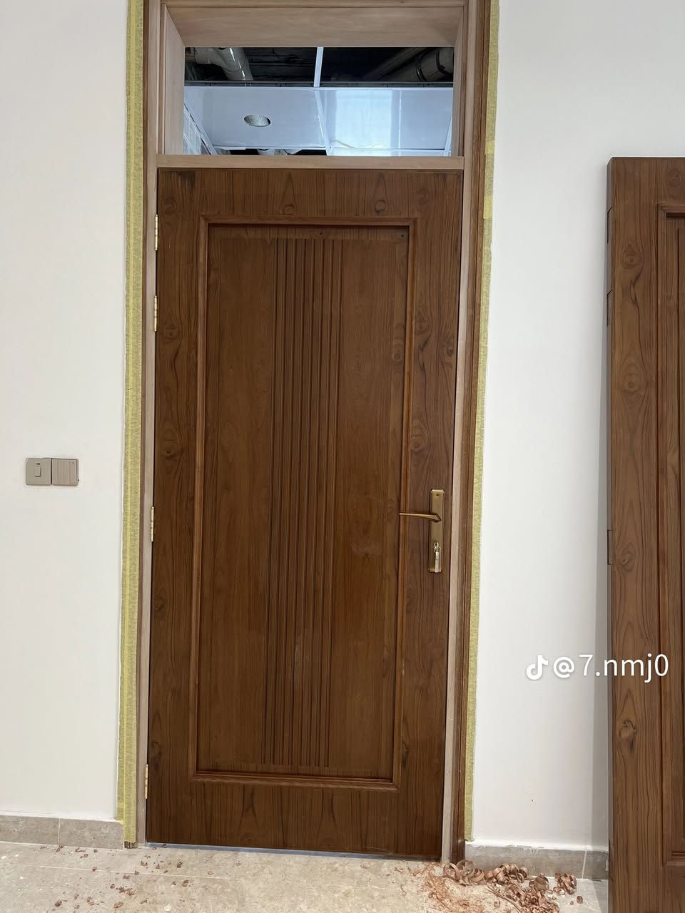 سلام عليكم شعندك غرفه ضايج منهه اي صبغ بالك             اني اغيرلكياهه شكلها عندك بوب عندك تخم هيه مكانه تنصبغ حسب نوع صبغ اتصل أو واتساب ***********
