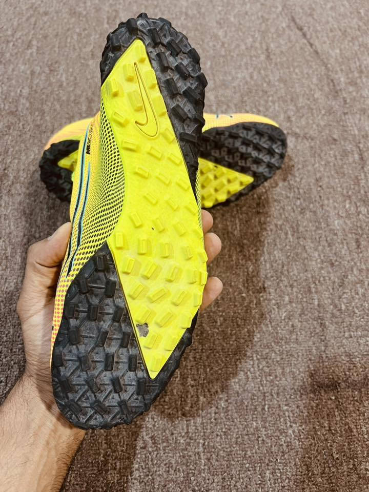 تحفه شررط الاصدار المقروض
ميوركال 
اصلي باله 
قياس43 ونص
اولئ شرط 
اسم مستخدم 
السعر خاص 
توصيل موجود 
واتساب متوفر 
***********
