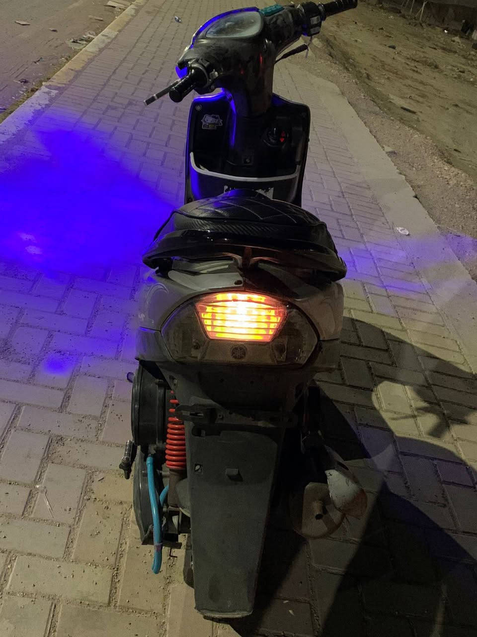 دراجه ماكس للبيع مكينه بلاديه مكفوله لآخر حبايه تجي تكلبه شوفه وتأخذه الي يريده هذا رقمي يخابرني واني خادم ***********
