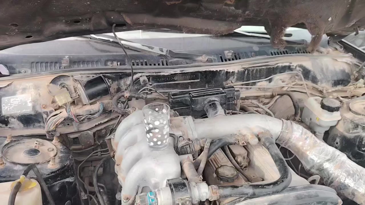 توجد سياره كيا بونتيشا رقم فحص انبار اسود شغاله كير ومحرك واكسل جيد ابعه ادوات العنوان التاجي منطقه الشيخ عامر ***********
