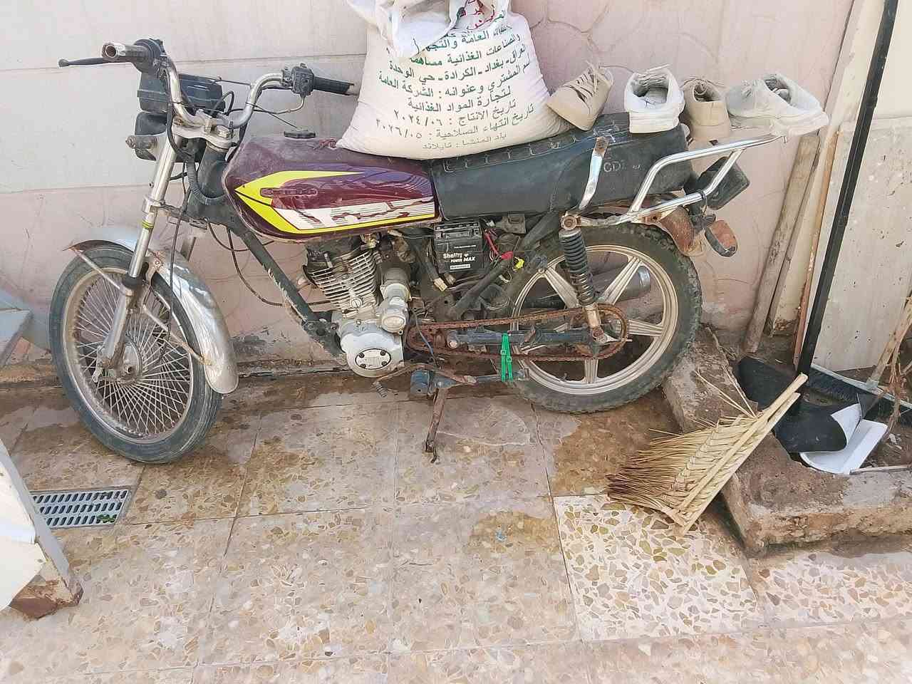 دراجه سوفان لل بيع مكان بغداد زعفرانيه ناقصهه كابريتر سعر ميتين وخمسين وبيهه مجال ***********
