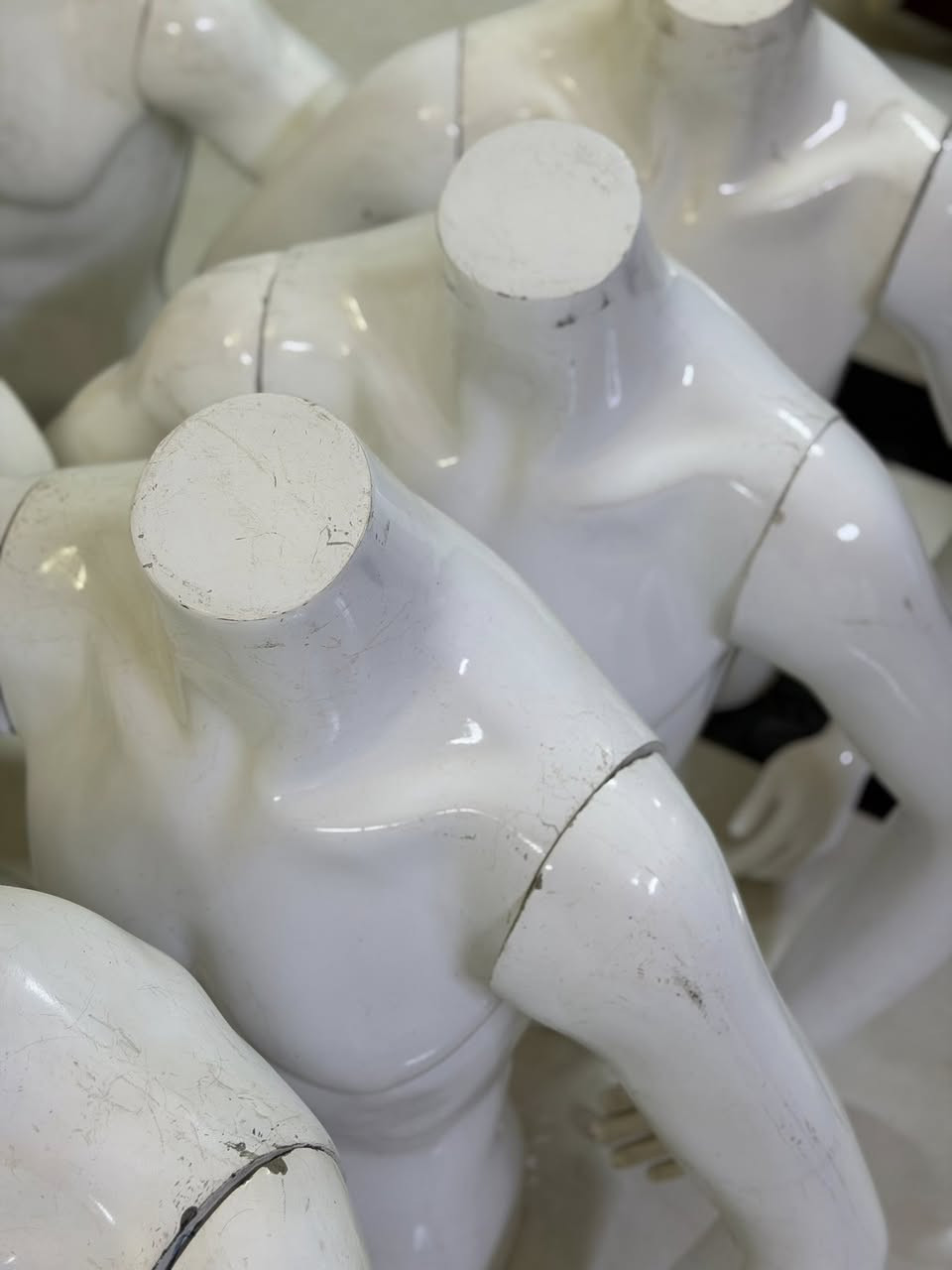 ملكانات للبيع مستخدم نضافة زينة مثل ماموضح بالصور مابيهن كسر 
سعر القطعة 15,000 عدد الملكانات عشرة قطع 
متوفر توصيل كافة المحافظات 

هاتف ***********
