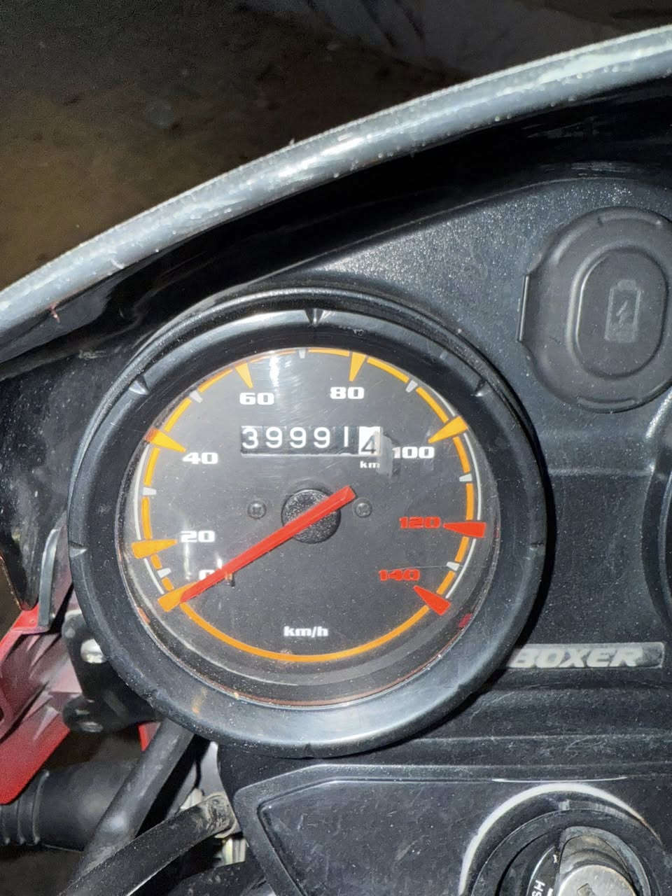 دراجه بوكسر 2023مكينه برغي مامفتوح بيه مرقم بغداد بسمي سعر 2200وبيه مجال
للتواصل ***********
