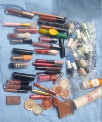 طقم مكياج • ماركة • توصيل