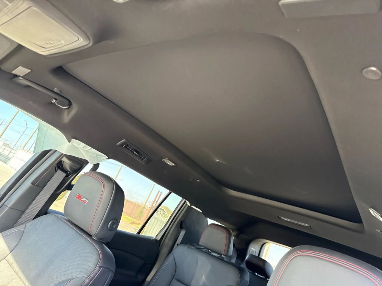 السلام عليكم 
ترافرس 2025 
سيارة فول1/1
هسه طلعت من امريكا حالين بلبحر ورقم الحاويه موجود تكدر تتبعها موعد واصولها 45 يوم 
اذا عندك كتاب شهداء تتخل وذا تريدها حره تتخل 
حادثها بسيط شغاله السيارة 
الخاص مفتوح 
***********
