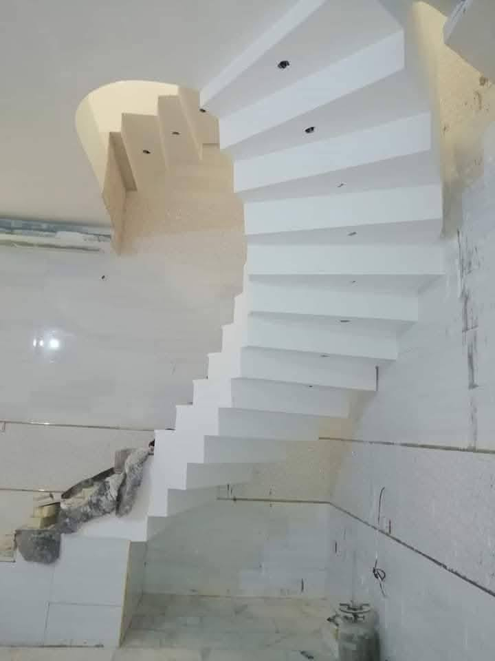 انا من رمادي السلام عليكم اللي عنده شغل اسود وابيض يخابرني على هذا الرقم ***********
