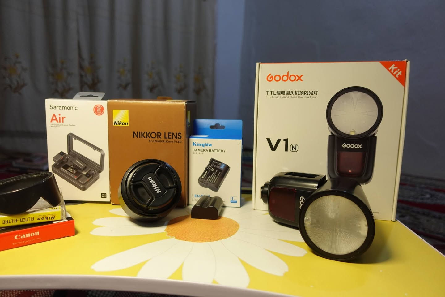 🟥 للبيع مكاني ،، ديوانية
📷 كاميرا نيكون D 7500 نظيفة مع كامل ملحقات الشركة 

أضافة الى 
🔴 بطارية ثانية 
🔴 هود 
🔴 فلتر حماية 

🔴 عدسة نيكون 50 ملم ، مع فلتر حماية
🔴 فلاش V 1 كودوكس 
🔴 حقيبة كتف 
🔴 حقيبة ظهر غير مستخدمة 
🔴 نك مايك سلمونك اير بالكارتون ما مستخدم ابد متحدثين للهاتف وللكاميرا مع قطعة توصيل بلا سلك اذا تحب 

🔴 ابيع حسب الي تحتاجة مو شرط كلهن سوه 

للاستفسار مراسلة الحساب او. الاتصال واتساب 
***********
اتصال فقط 
***********
