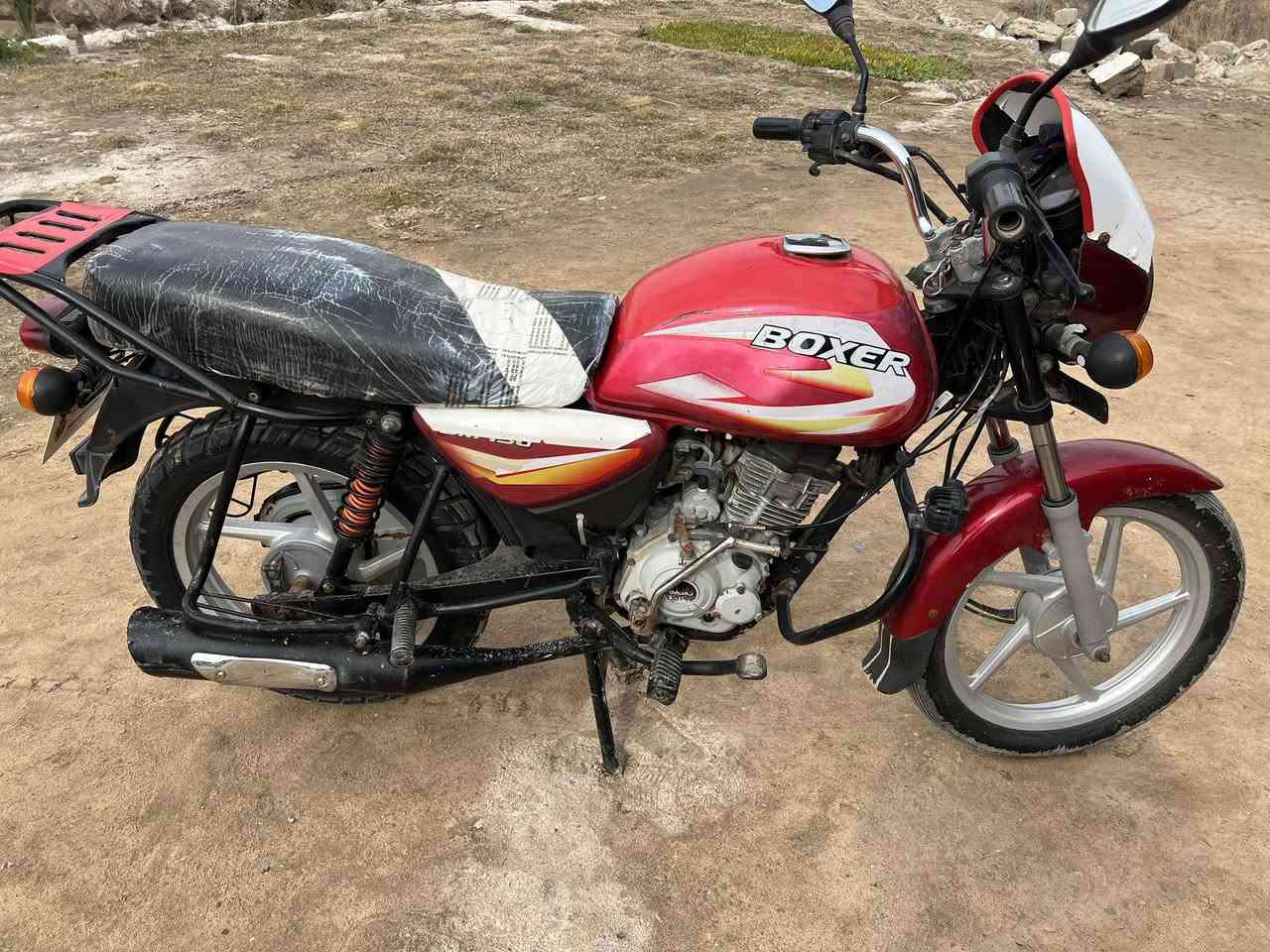 بوكسر موديل ١٨
كلك نضيفه ومرتبه احلا من الصوره 
مال جناي مكينه ناعمه 
كهربائيات كله شغال. 
السعر ٣٥٠ 
للتواصل خاص او ***********
