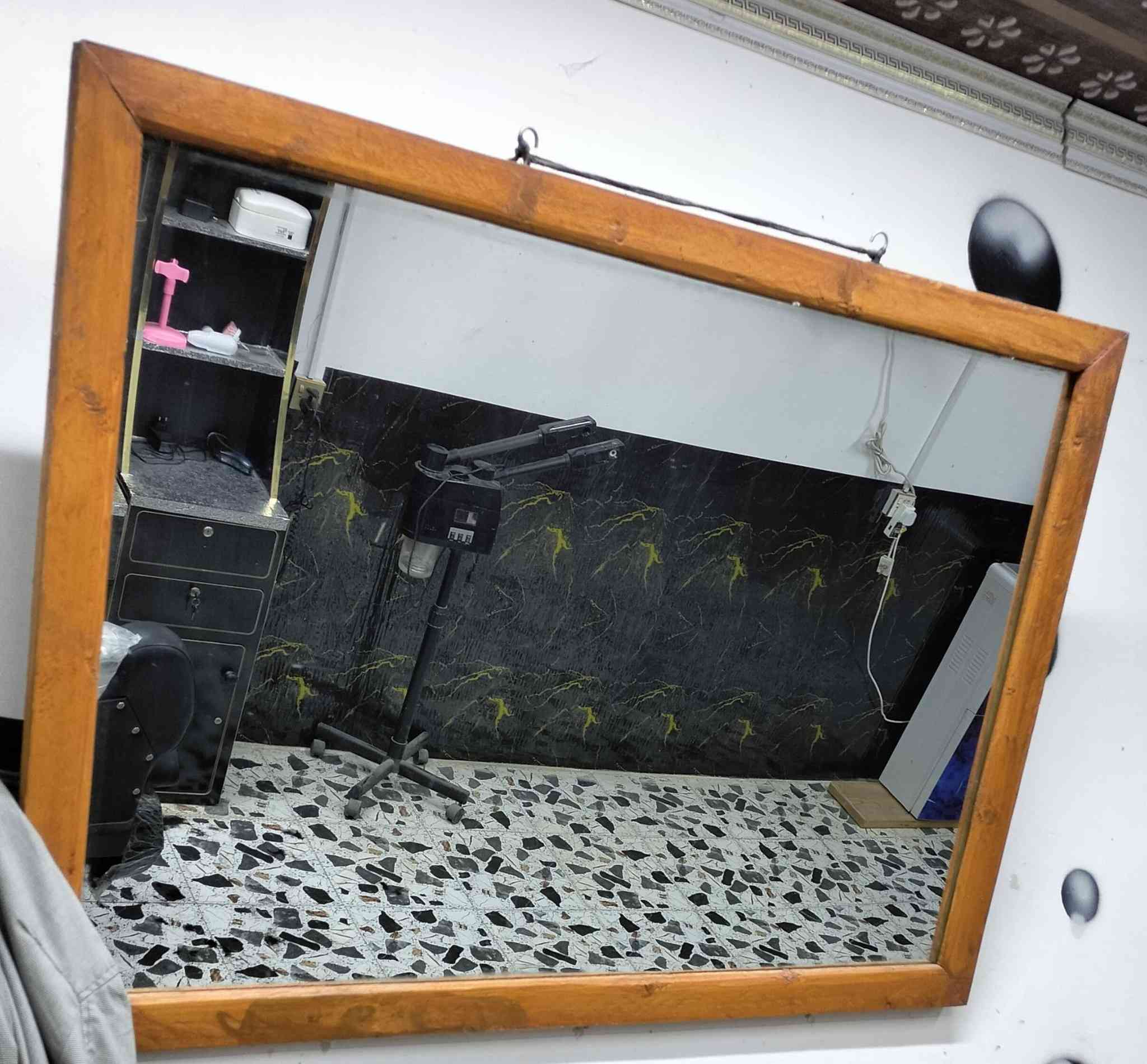 غراض صالون حلاقه للبيع نسبة نظافتهن 90% ميز حلاقه +فاترينه+رفوف تعليك عدد2+امرايه خلفيه تسكام نوع ثقيل +كرويتات عدد2 +جهاز سحب دهون وجه شحن السعر 385 الف.. العنوان النجف ـــ قضاء المشخاب ـــ ال ابراهيم


**إذا كنت صاحب هذا الإعلان وتريد حذفه لأي سبب، رجاءا أرسل رسالة إلى الدعم الفني**