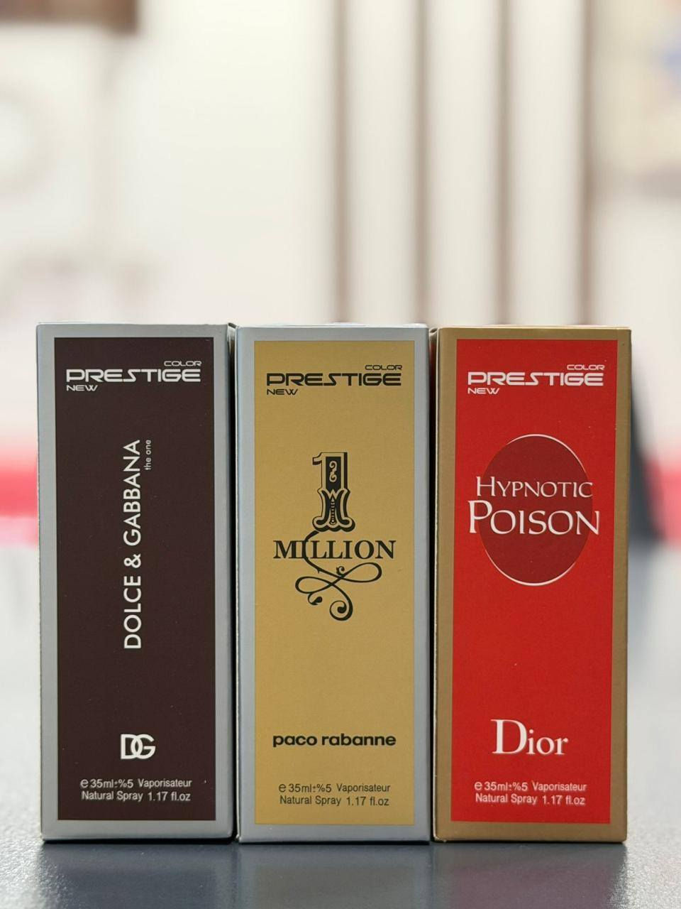 عطر مني cb جميع الماركات العالمية المشهورة اداء جدا عالي عطر جيب الحجم جدا مناسب للطلب واتساب ***********
