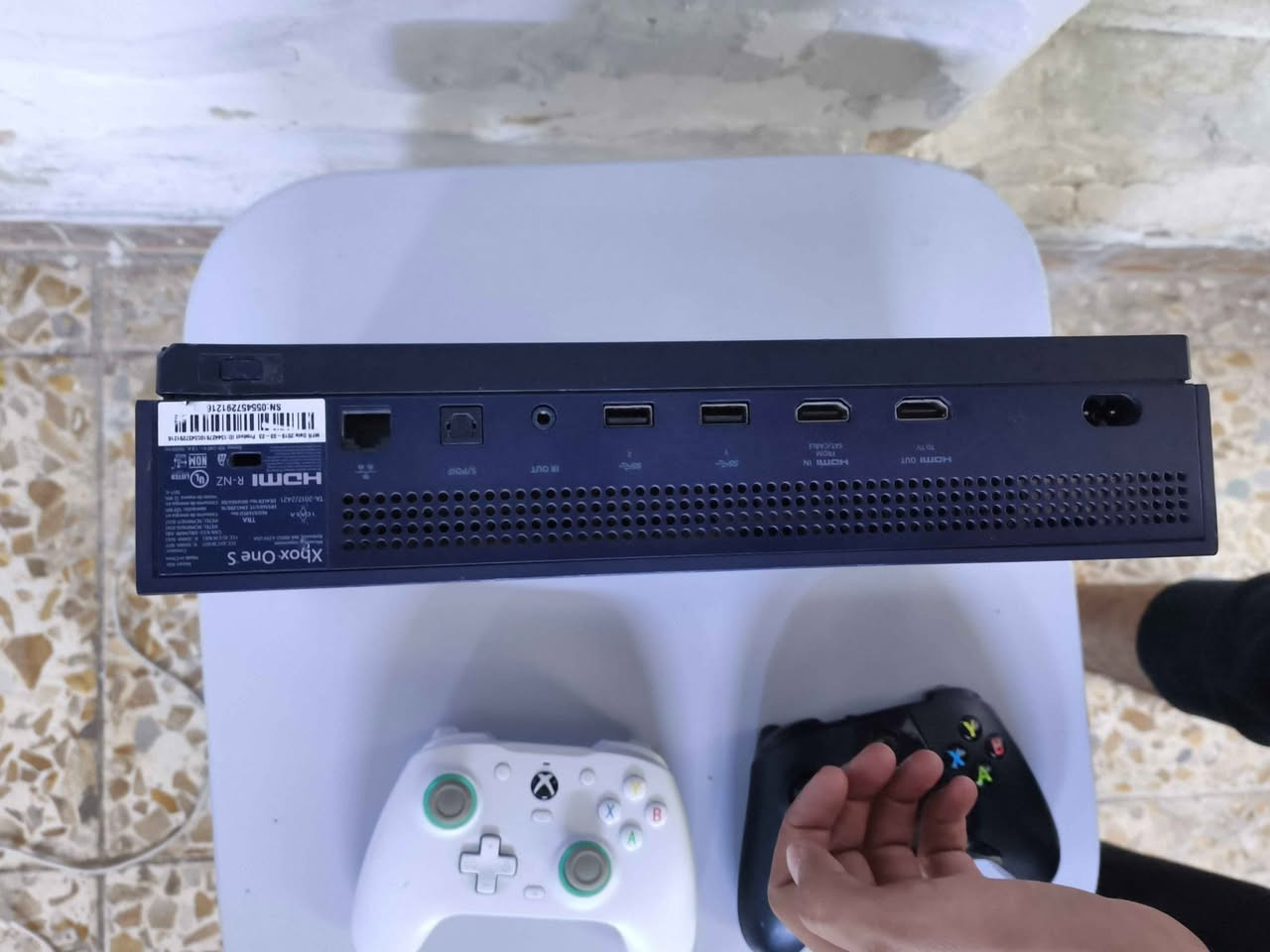 السلام عليكم اكس بوكس وان اس 
لون بنفسجي 
ذاكره 512g 
وياه محوله ويدات 2 البيضه بيهه ال L1  عطلانه والسوده بيهه ال R2 بيهه عطلانه والبقيه كلهه شغاله 
سعر 160 وبي مجال 
مكاني بغداد البياع الرساله الاولى مقابل العاب السيديه رقمي{***********.} بغداد, العراق
